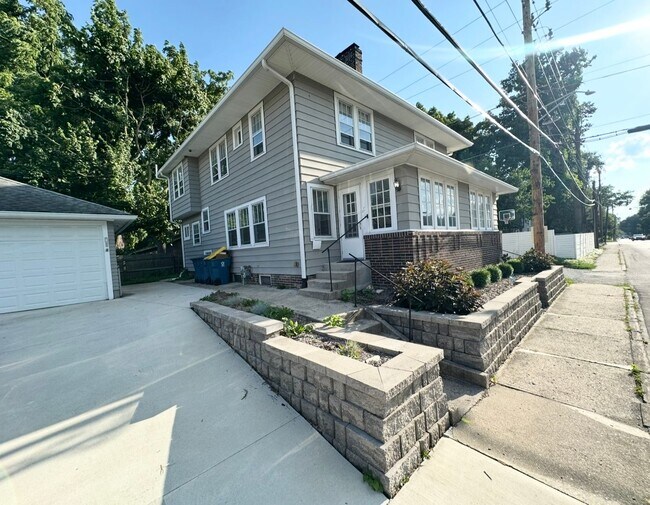 Foto del edificio - 527-527 E 52nd St