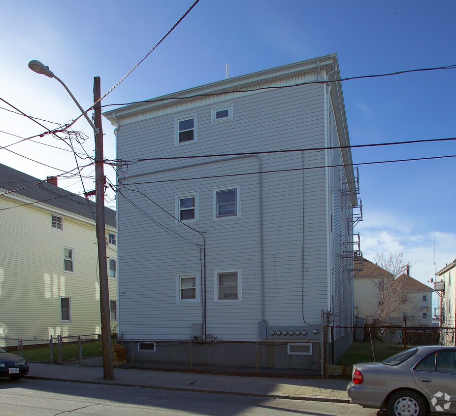 Building Photo - 197-199 Fountain St