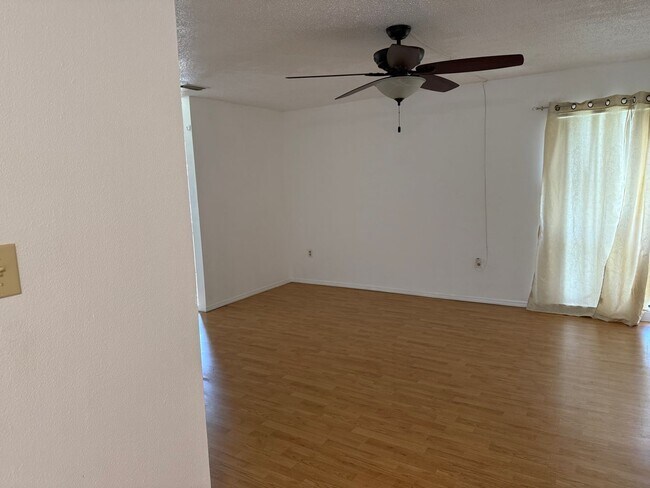 Foto del edificio - Spacious 2bd/2ba home for rent!