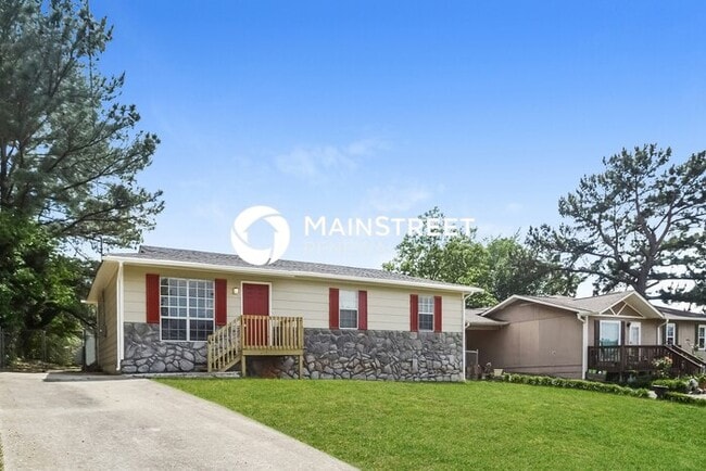 Foto del edificio - 3 Bedroom Pet-Friendly Home in Birmingham,...
