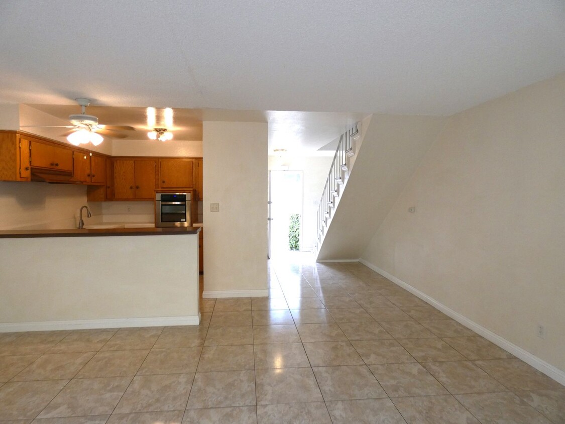 Foto principal - Breezewood Dr. 12423