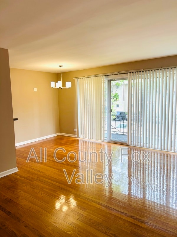 Building Photo - 10111 Old Orchard Ct