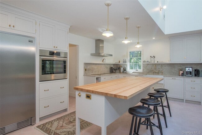 Foto del edificio - 210 Robinson Ln