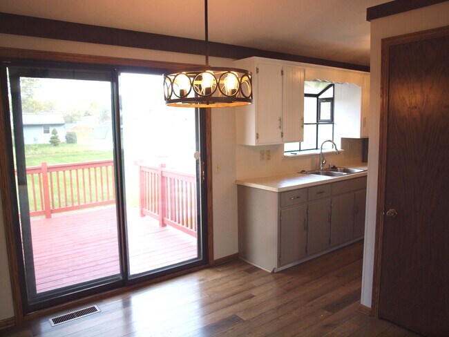 Foto del edificio - 607 Cheyenne Cir