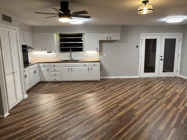 Kitchen-French Door with Lake view - 113 Cumberland Shores Dr