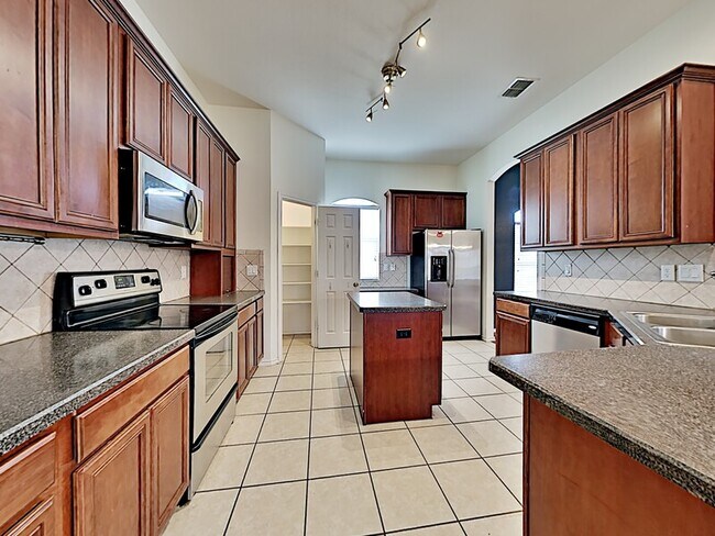 Building Photo - 5205 Estrella Ln