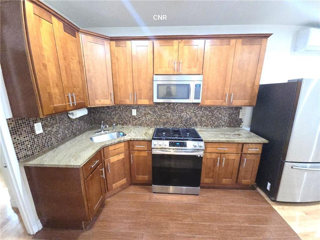Foto principal - 990 Belmont Ave
