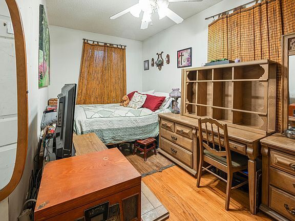 Building Photo - Build Equity While Leasing - Lease and Own...