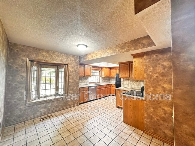 Building Photo - 1340 Chimney Hill Rd