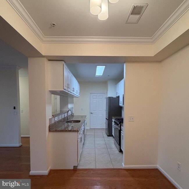 Building Photo - 20453 Chesapeake Square