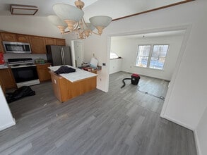 Building Photo - 8463 Reagan Dr