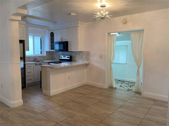 Foto del edificio - 251 NW 41st St