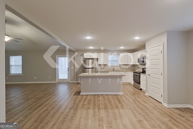 Foto del edificio - 136 Western Red Cedar Dr