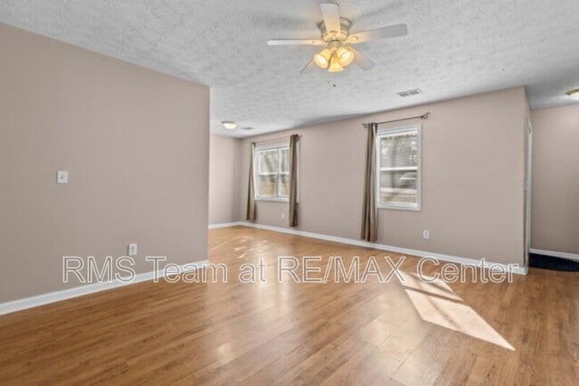 Building Photo - 236 Mateo Walk