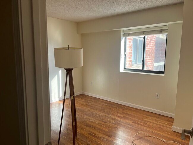 Foto del edificio - 15 North Beacon St