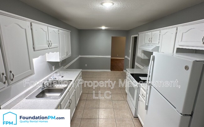 Foto del edificio - 6913 Century Oaks Dr