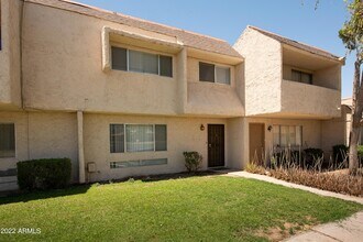 Building Photo - 944 S Valencia