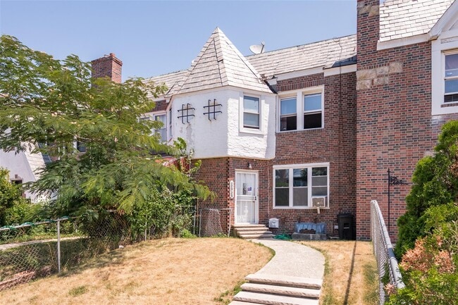 Building Photo - 120-25 178th St