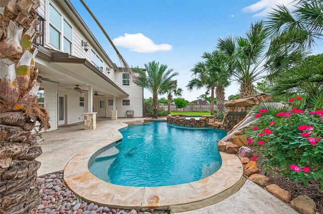 Building Photo - 903 Sugarfield Ct