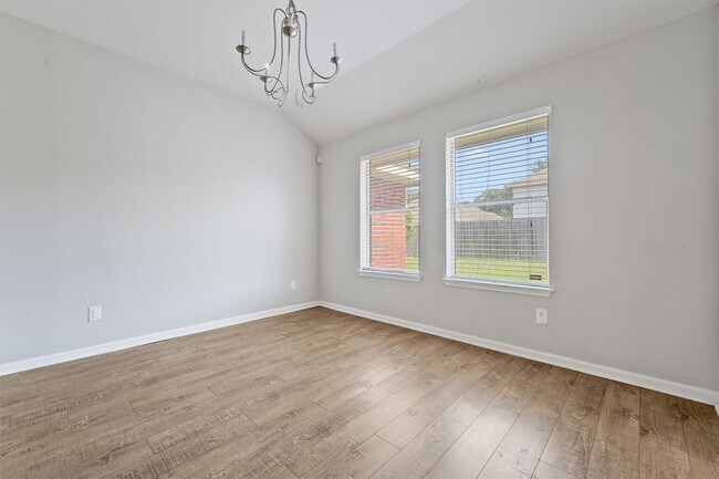 Foto del edificio - 2614 Royal Thistle Dr