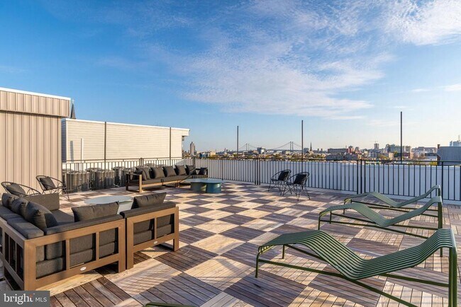 Foto del edificio - 629 W Girard Ave