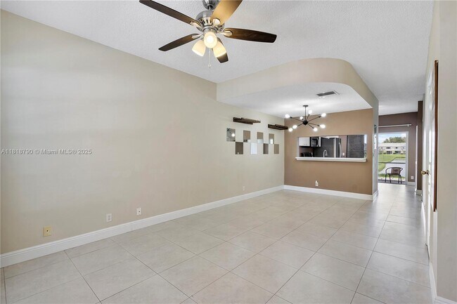 Building Photo - 3120 SW 49th St