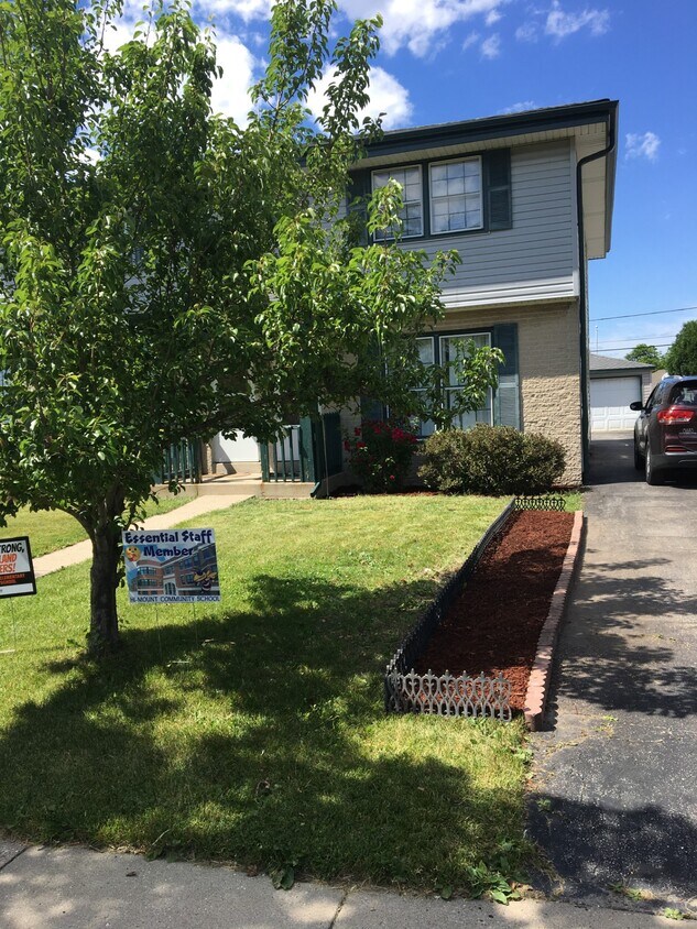 Foto principal - 1528 W Edgerton Ave