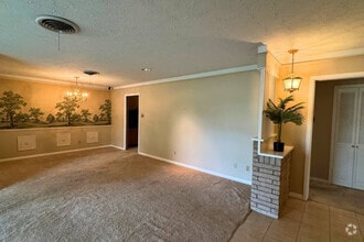 Building Photo - 1702 Ivie Lee St