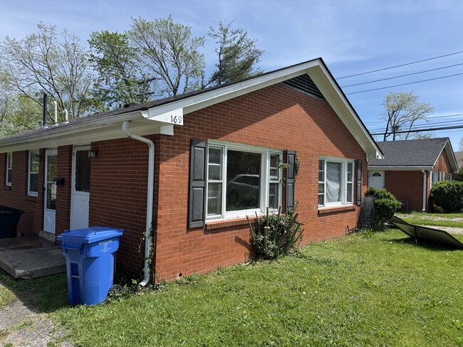 Building Photo - 169 Delmont Dr