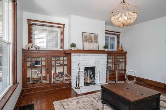 Building Photo - 2730 Dakota Ave