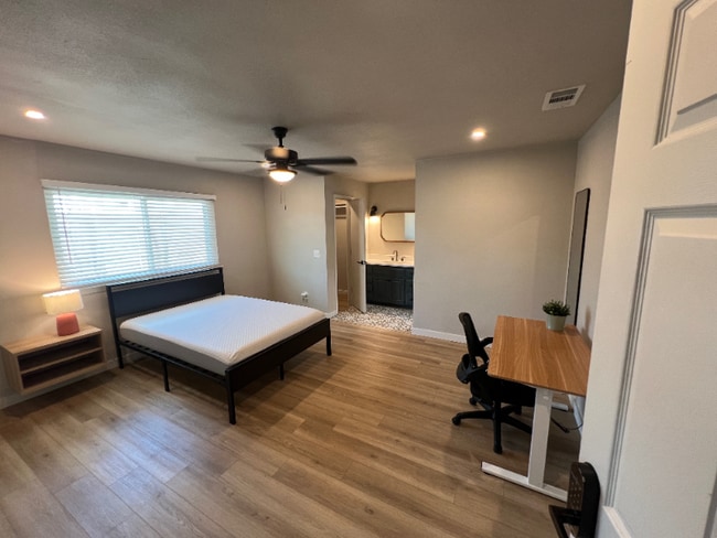 Photo - 1910 N Floyd Rd Apartment