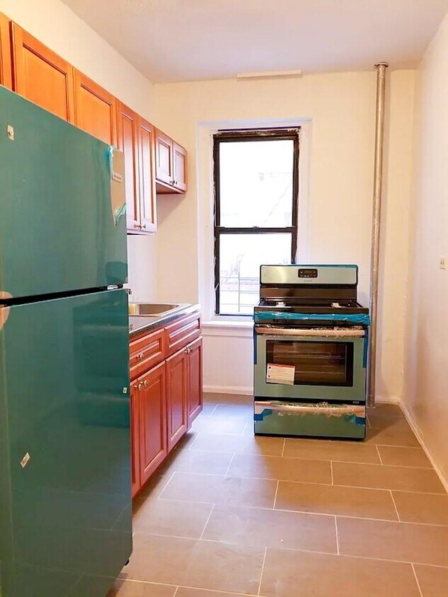 3021 Holland Ave Unit 32C, The Bronx, NY 10467 Room for Rent in The