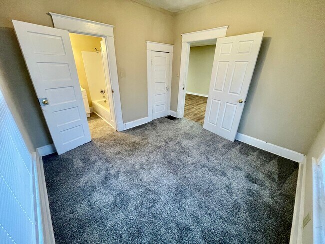 Foto del edificio - 919 S Douglas Ave