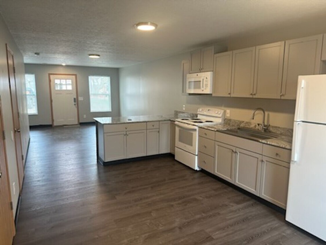 102 N Benton St Unit 101, Mansfield, OH 44903 Room for Rent in