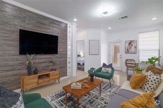 Building Photo - 7300 Colina Vista Loop