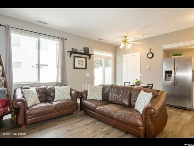 Foto del edificio - 75 Peregrine Ln