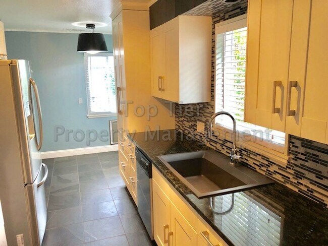 Foto del edificio - Spectacular 3 Bed, 1 Bath, 1,087 sqft House in Pleasant Hill available now for lease!