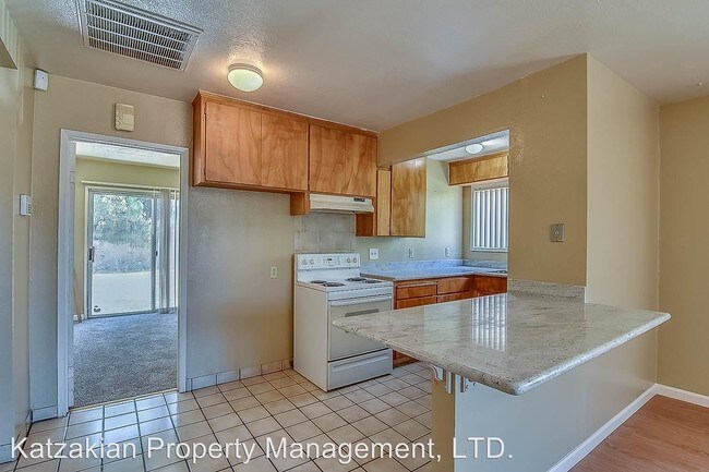 Building Photo - 2 br, 1 bath House - 25 E. Geary Street