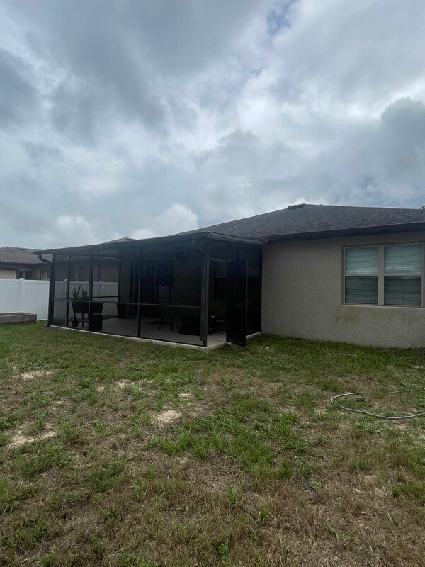 Foto del edificio - 15269 Stone House Dr