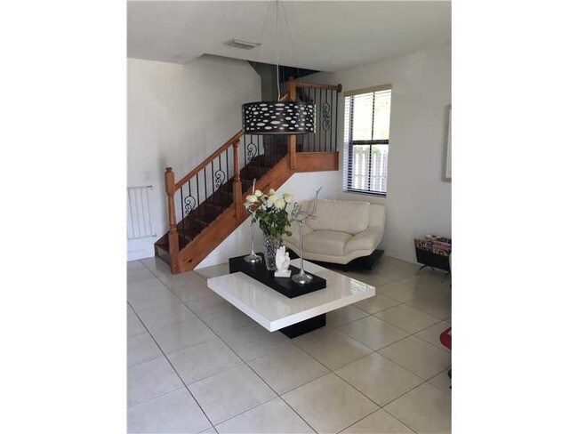 Foto del edificio - 9925 NW 10th St