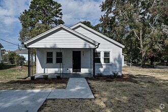 Building Photo - 2207 Gardner St