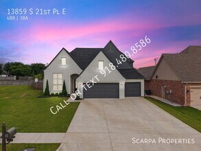 Building Photo - 13859 S 21st Pl E