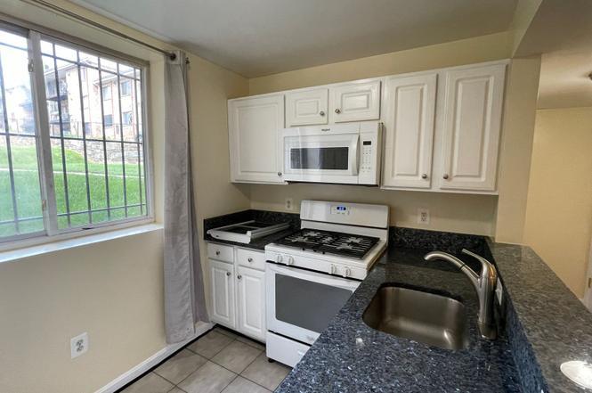Foto del edificio - 4208 Benning Rd NE