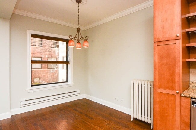 Foto del edificio - 747 W Addison St