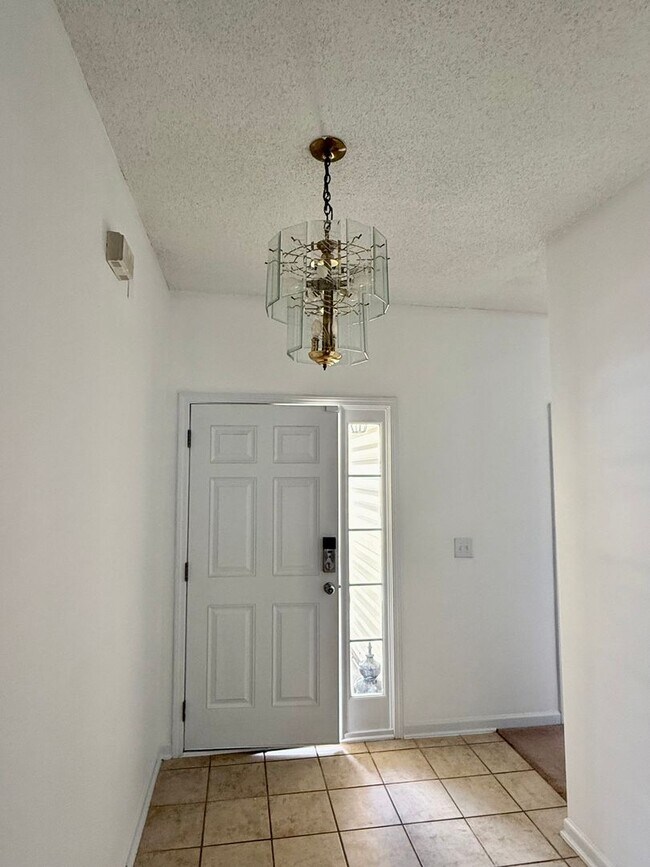 Foto del edificio - Three bedroom, 2 bath house in Greensboro
