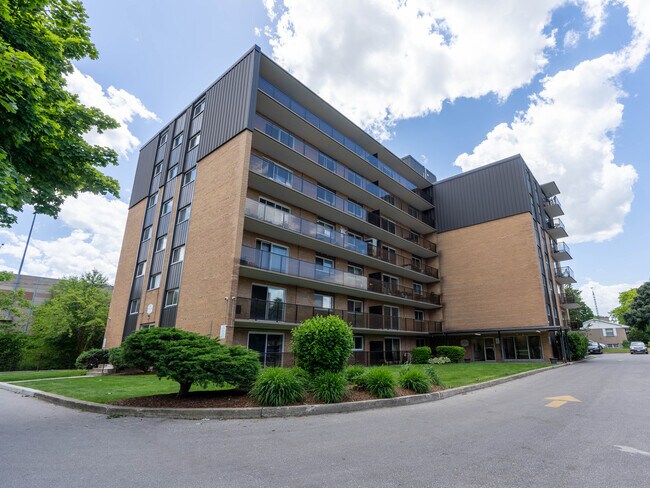 Photo du bâtiment - Patricia Apartments