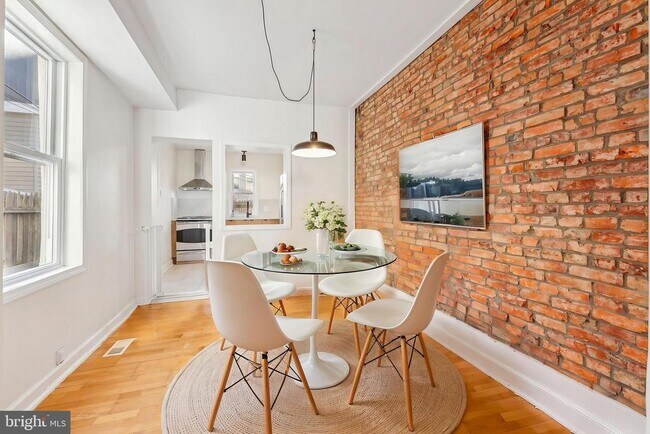 Foto del edificio - 3008 W Harper St