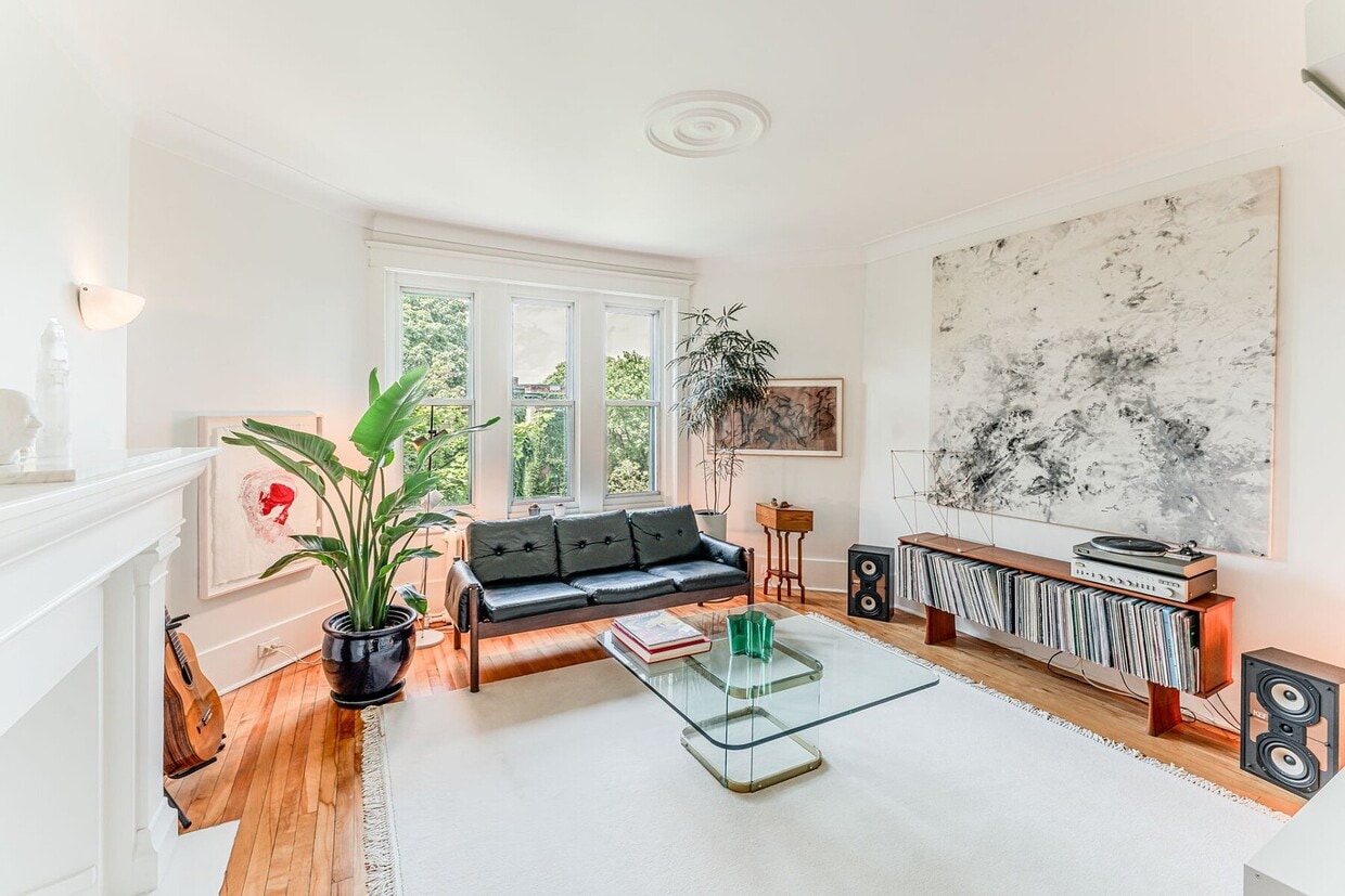 Photo principale - 1470 Bernard Ave