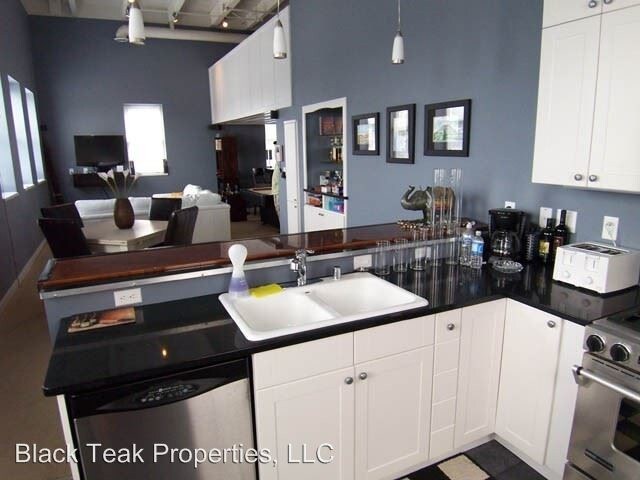 Foto del edificio - 501-503 Merritt Ave