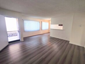 Building Photo - 4281 Green Ave